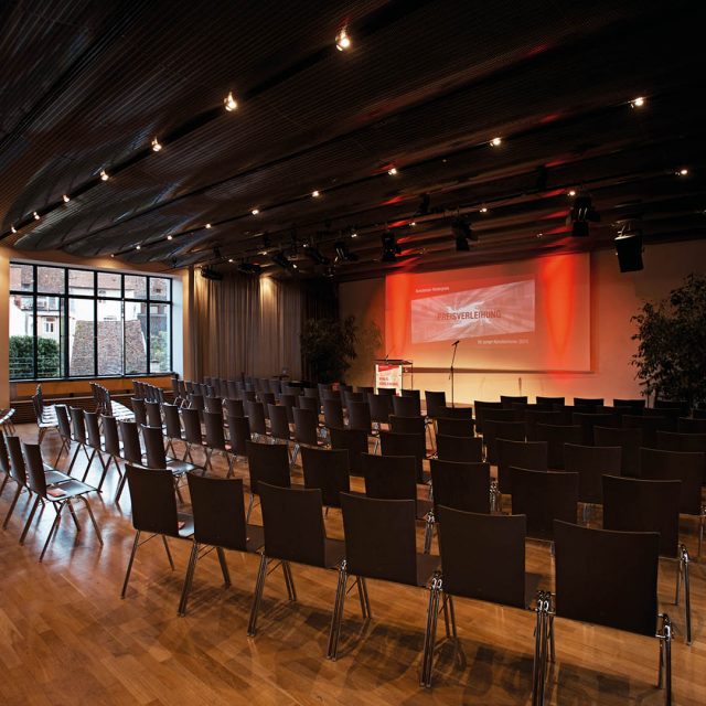 Der Wolkensteinsaal im Kulturzentrum am Münster in Konstanz ist Veranstaltungsort beim Bodenseefestival