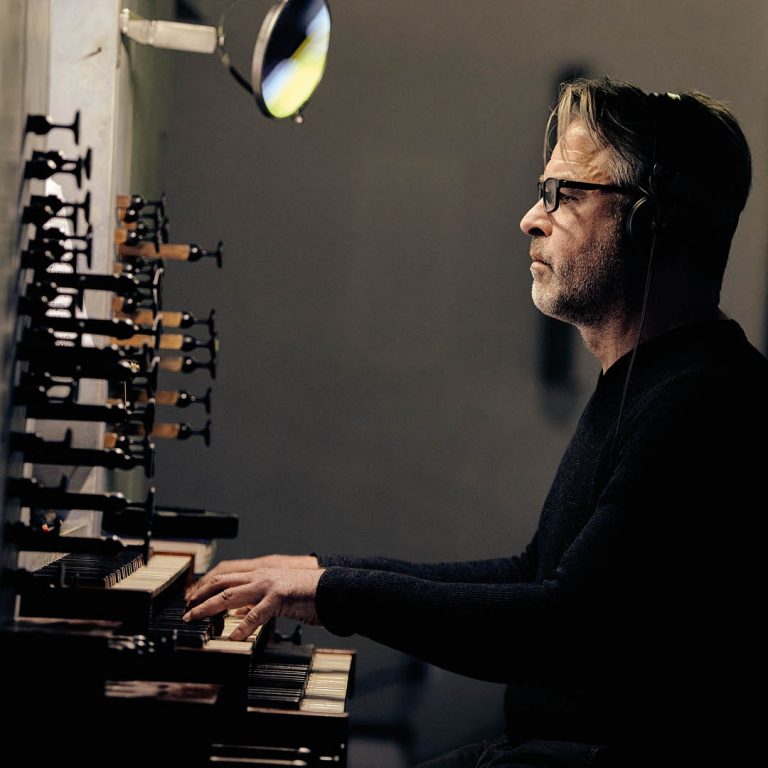 Der Organist Nikolai Geršak spielt beim Bodenseefestival 2026 in Friedrichshafen