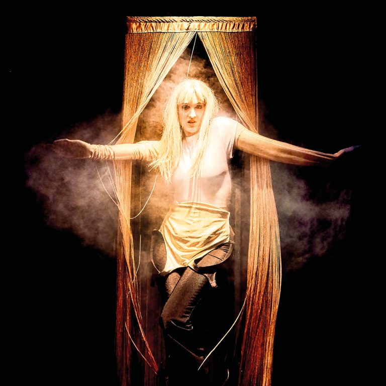 Das Vorarlberger Landestheater spielt beim Bodenseefestival 2026 Britney Spears in Friedrichshafen