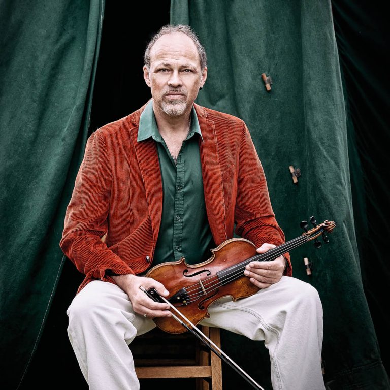 Gregor Hübner spielt zusammen mit der Kammerphilharmonie Bodensee-Oberschwaben beim Bodenseefestival 2026 in Tettnang